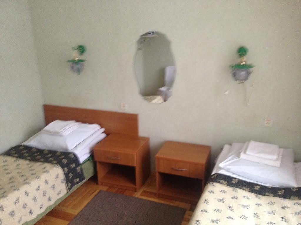 Kolos Hotel Obolon Kiev Exteriör bild