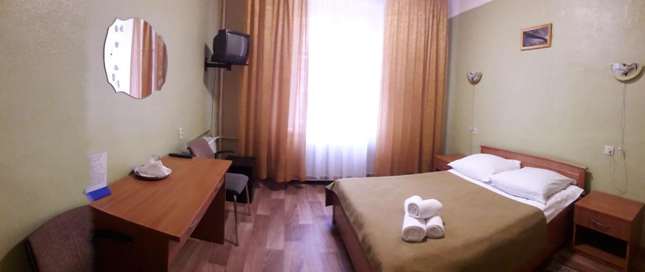 Kolos Hotel Obolon Kiev Exteriör bild